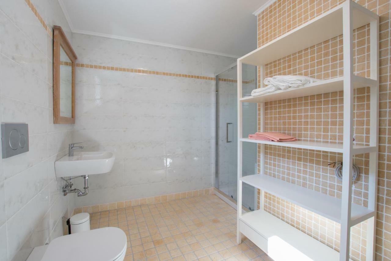 Lana House With Apartments Petrovija Экстерьер фото
