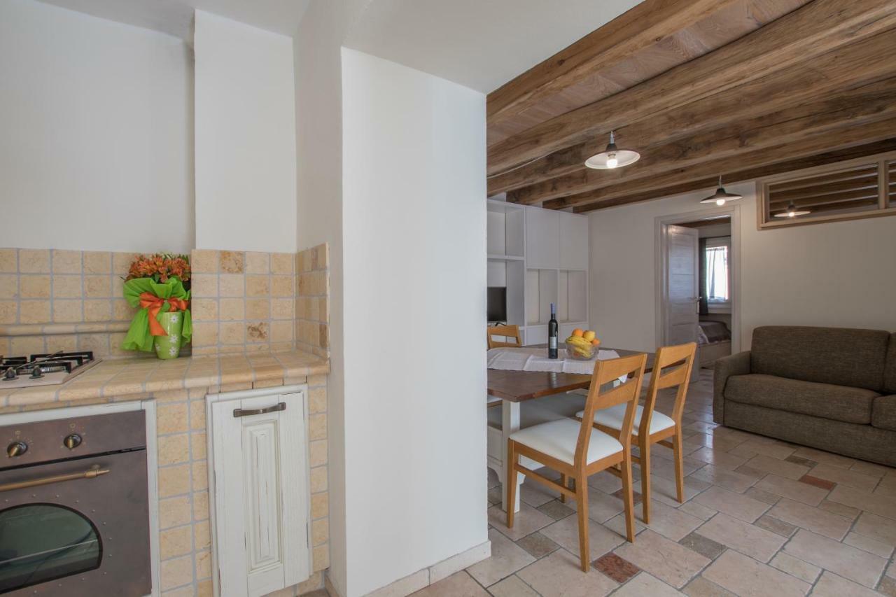 Lana House With Apartments Petrovija Экстерьер фото